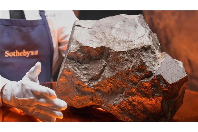 Ein Stück vom Mars mit dem Namen „NWA 16788“ mit einem Gewicht von fast 25 Kilogramm. Der Meteorit wurde 2023 im Niger entdeckt. 