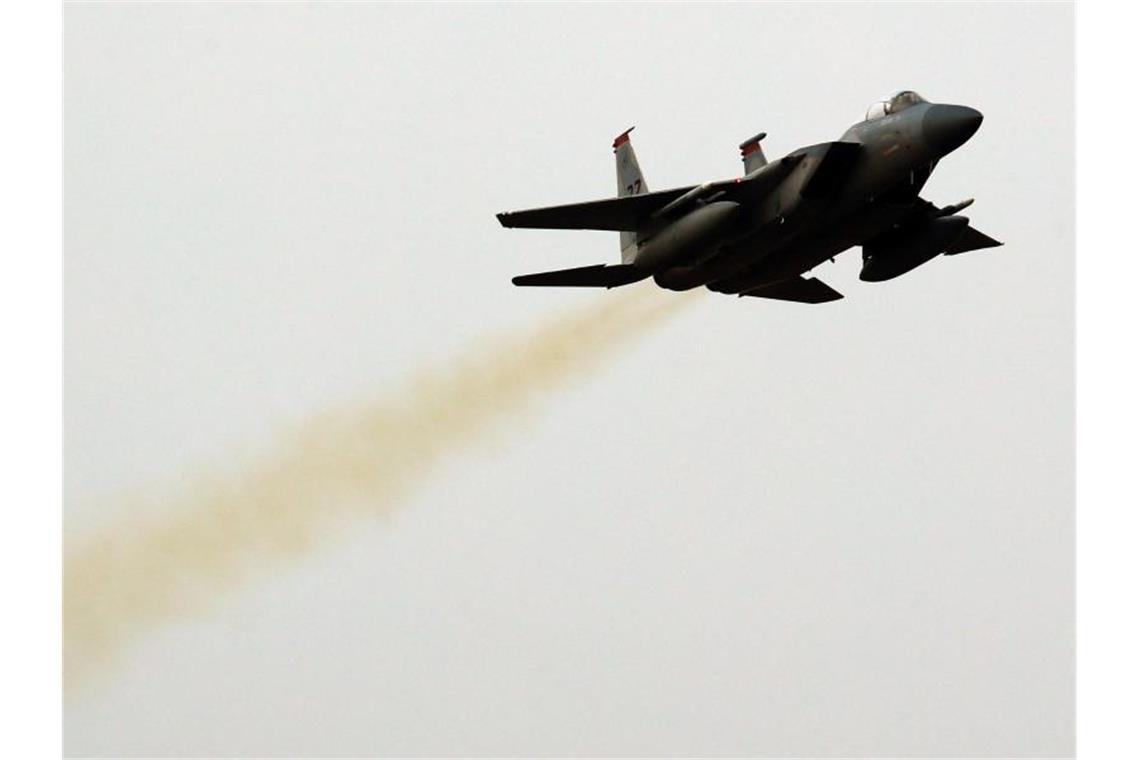 Südkorea feuert Warnschüsse gegen russisches Militärflugzeug Ein südkoreanischer F-15K-Jet hebt von einer Militärbasis ab (Archiv). Ein schwerer Zwischenfall hat die Streitkräfte des Landes alarmiert. Foto: yonhap