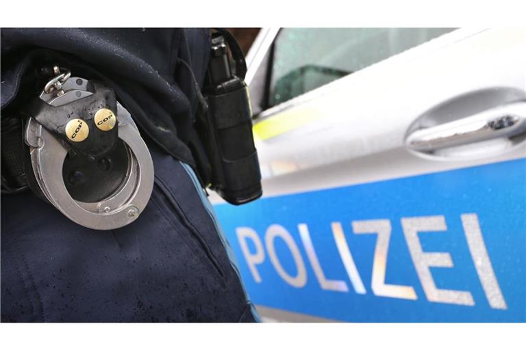 Ein Tatmotiv ist den Angaben zufolge bislang nicht bekannt. (Symbolbild)