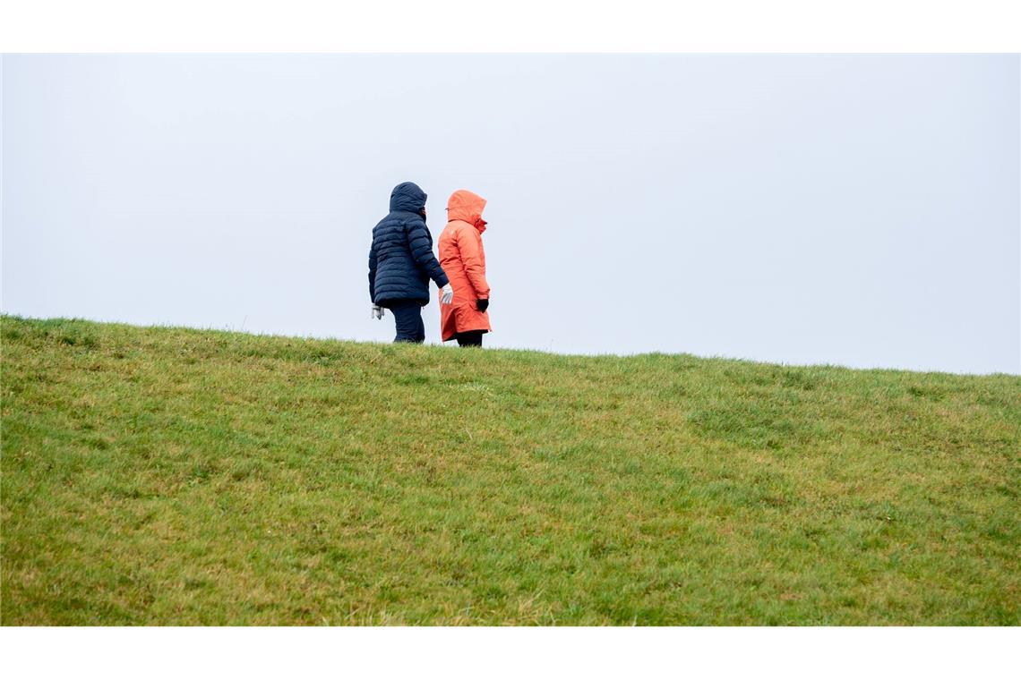 Ein Tief beeinflusst das Wetter in Deutschland am Wochenende. (Archivbild)