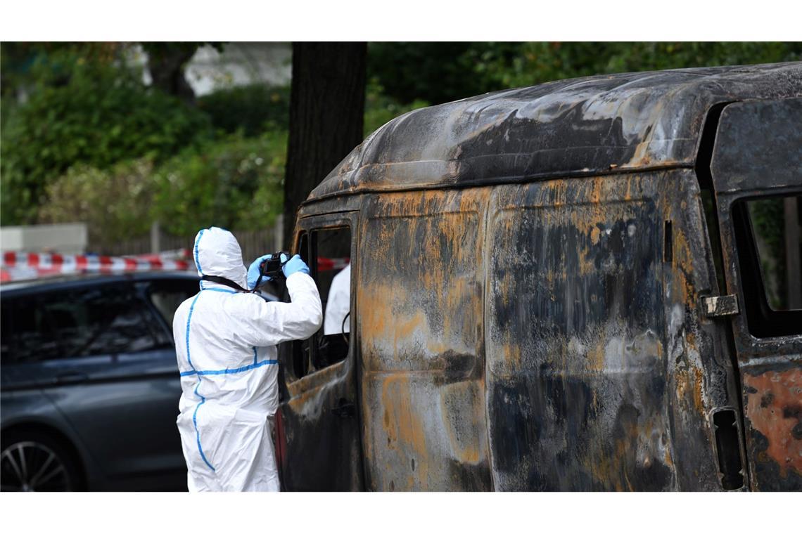 Ausnahmezustand mit Feuer, Sprengstoff und Wiesn-Schließung Ein Transporter brannte ebenfalls.