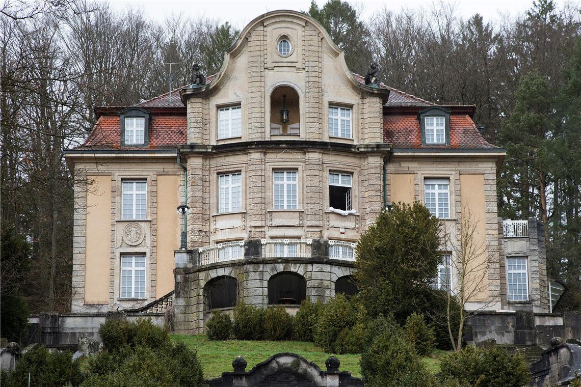 Ein Unbekannter hat mehrfach rund um die Villa Franck sein Unwesen getrieben. Ein Zeuge schilderte ihn als einen etwa 1,85 bis 1,90 Meter großen Mann. Foto: Jörg Fiedler