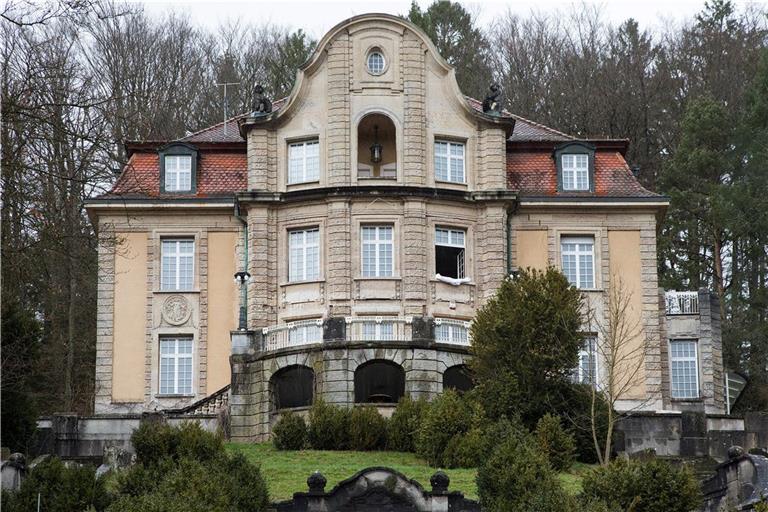 Ein Unbekannter hat mehrfach rund um die Villa Franck sein Unwesen getrieben. Ein Zeuge schilderte ihn als einen etwa 1,85 bis 1,90 Meter großen Mann. Foto: Jörg Fiedler