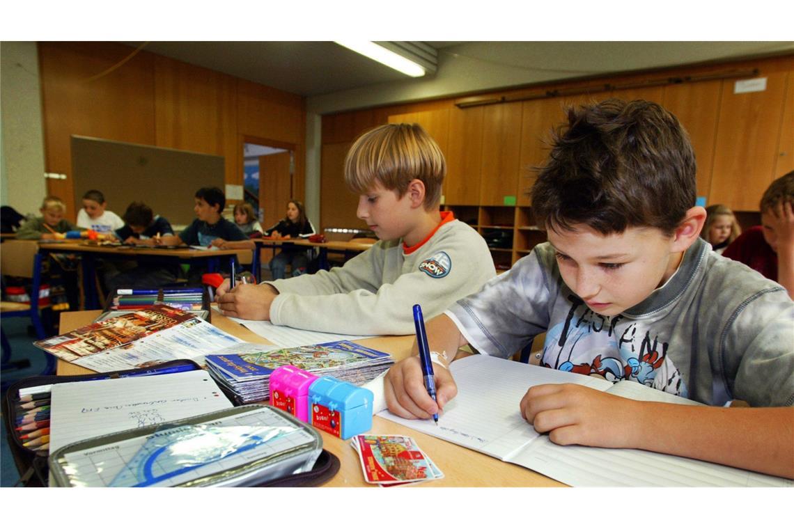 Ein Verband wollte verbindliche Empfehlungen für den Übergang auf Realschulen einführen - und ist gescheiter (Symbolfoto).