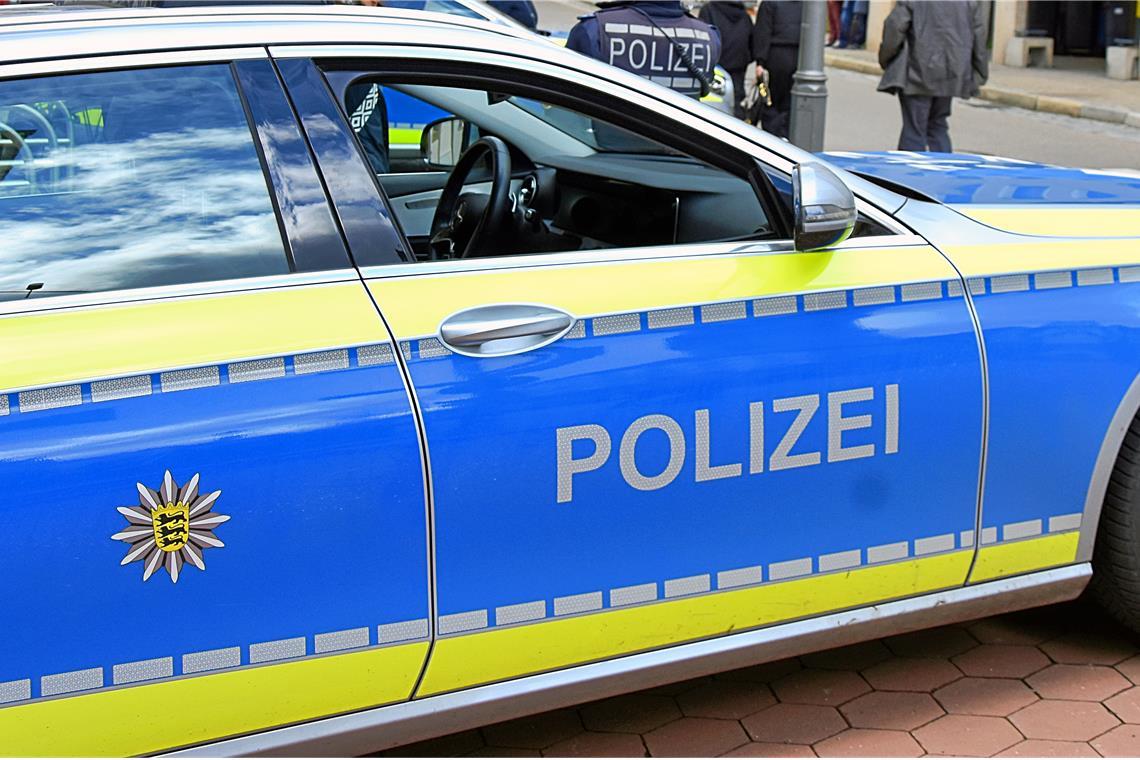 Versuchter Einbruch in der Backnanger Uhlandstraße Ein versuchter Einbruch in eine Parfümerie ruft in der Nacht auf Freitag die Polizei auf den Plan. Symbolbild: Tobias Sellmaier