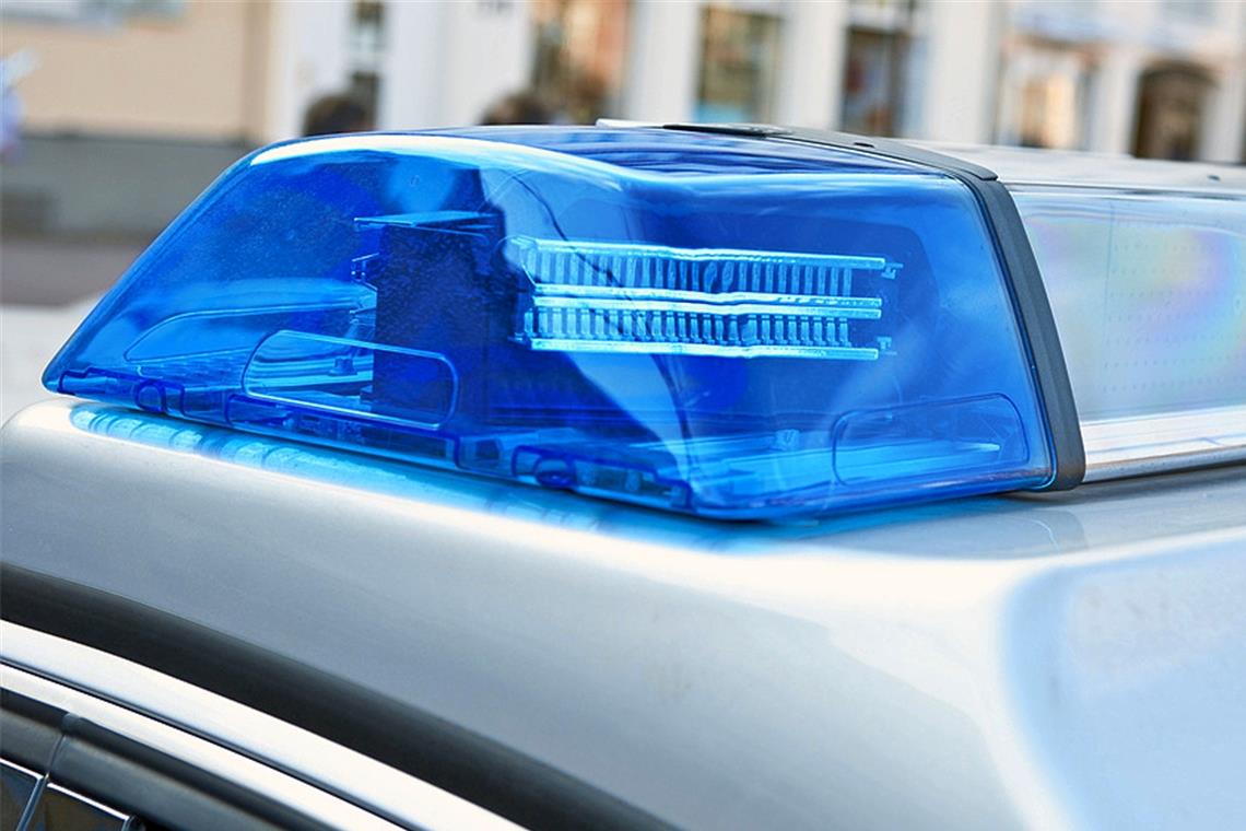 Ein VW-Fahrer, der offensichtlich Drogen genommen hatte, wollte den Polizisten seinen Fahrzeugschlüssel nicht aushändigen. Symbolbild: stock.adobe/V. Goss