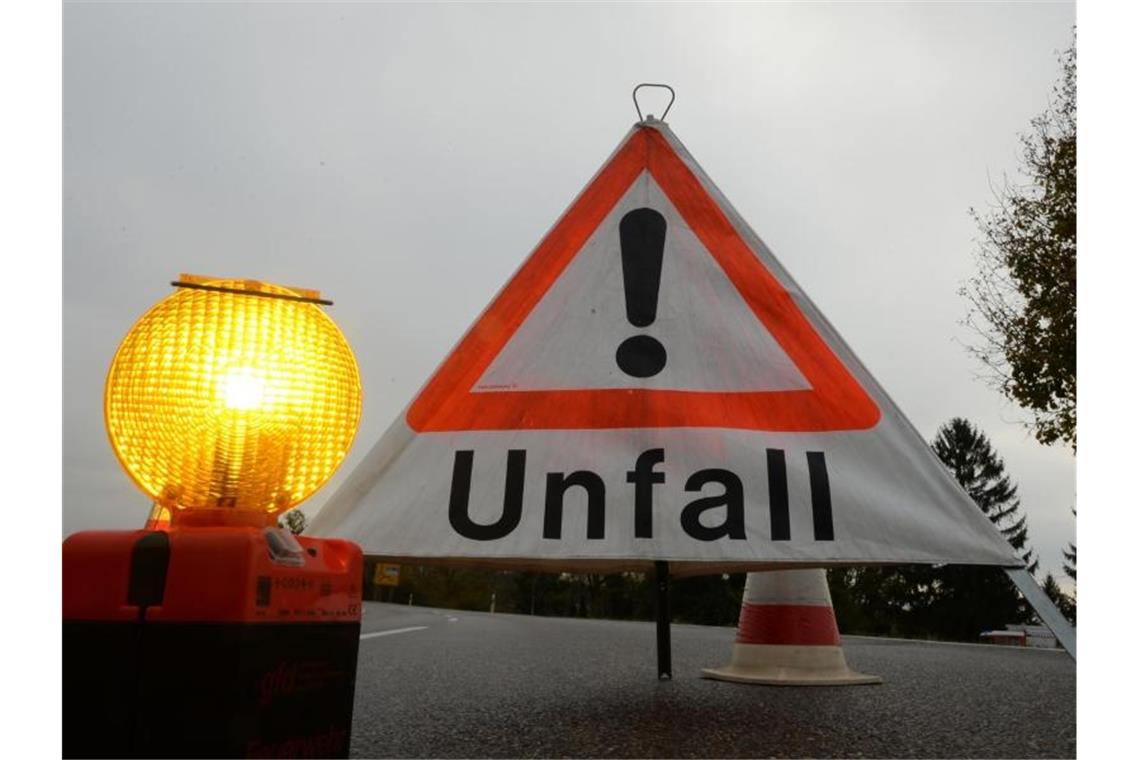 Autobahn 7 nach Lasterunfällen wohl bis zum Abend gesperrt