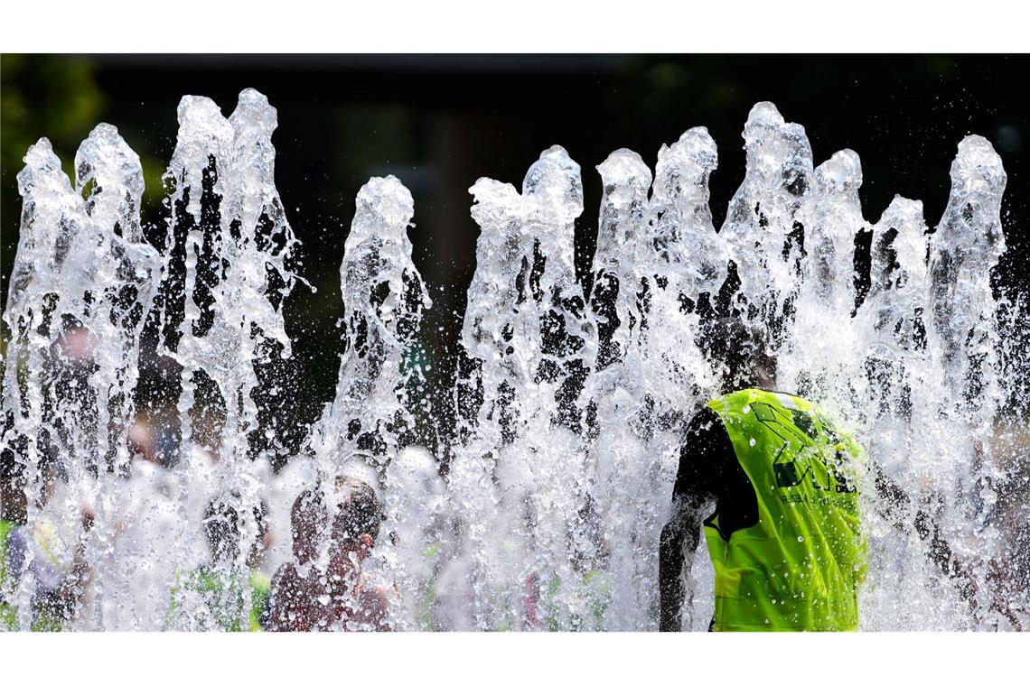 Jüngste Hitzewelle: Deutlich mehr Tote durch Klimawandel Ein Wasserbrunnen während der Hitzewelle in Belgien. (Archivbild)