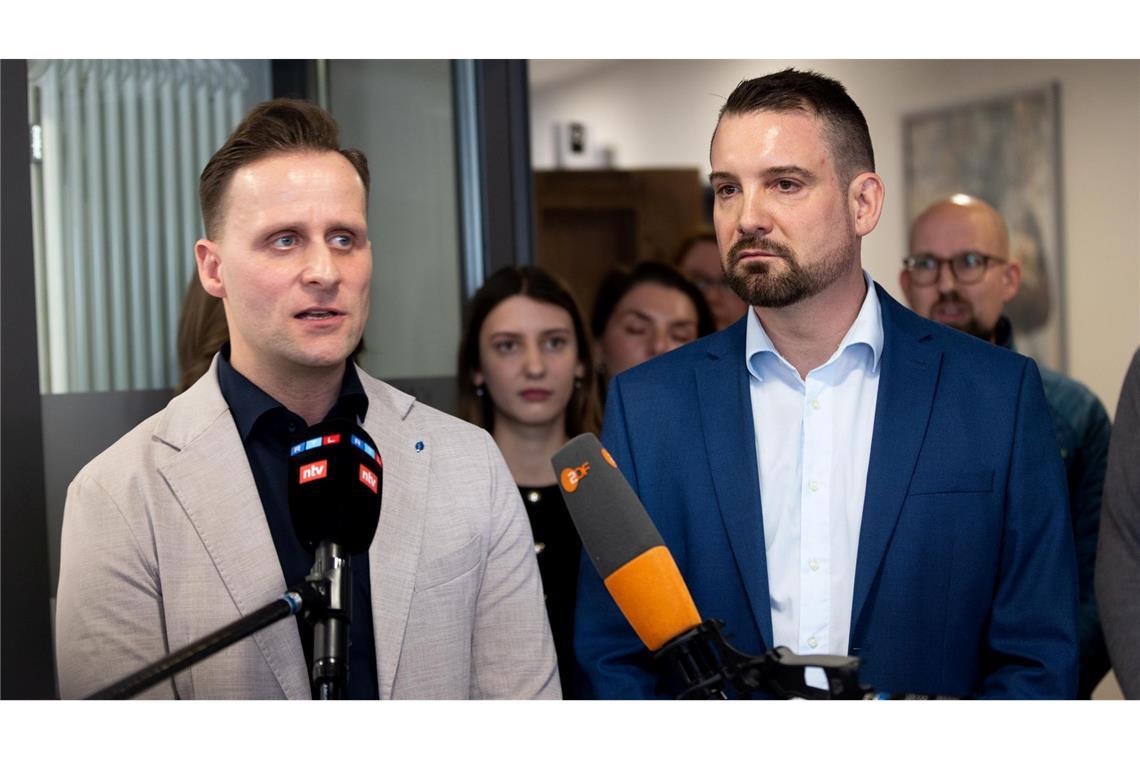 Ein weiterer Kläger, der 46 Jahre alter Geschäftsführer Daniel Oryan (links), sprach bei dem Termin von "Kommunikation Null".