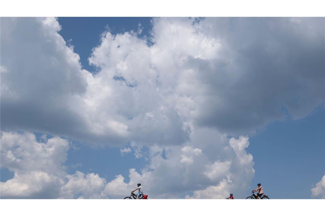 Ein Wetterwechsel kündigt sich laut DWD an. (Symbolbild)