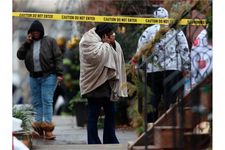 Ein Wohnhausbrand hat am Mittwoch zu mehreren Todesopfern geführt. Foto: Monica Herndon/The Philadelphia Inquirer/dpa
