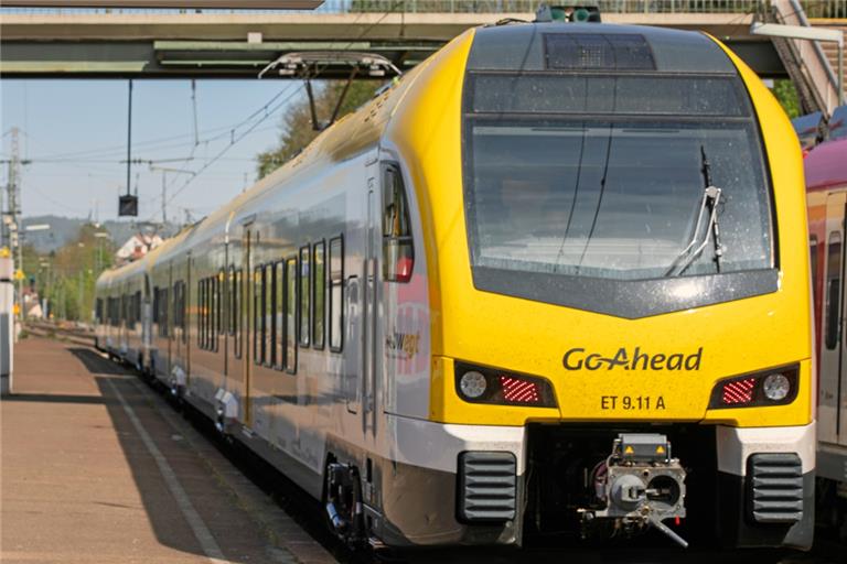 Ein Zug der Firma GoAhead hat die beiden Verkehrszeichen überfahren. Archivfoto: Alexander Becher