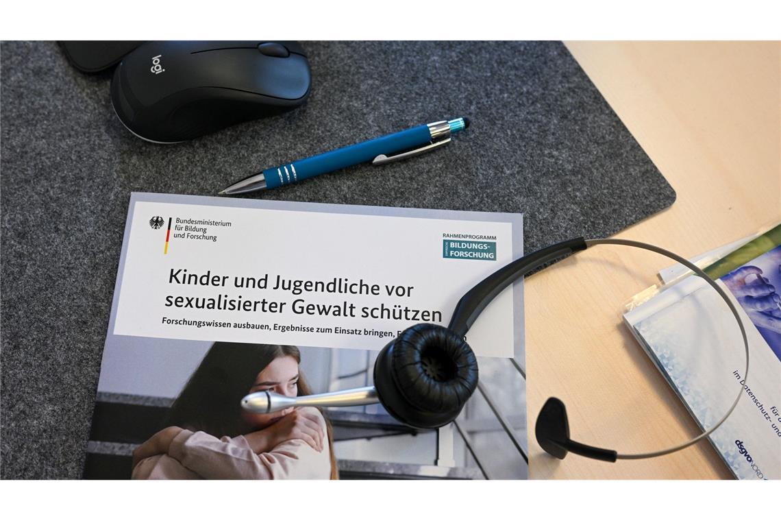 Eine 14-Jährige soll in einem Jugendzentrum von drei Jugendlichen sexuell missbraucht worden sein. (Symbolbild)