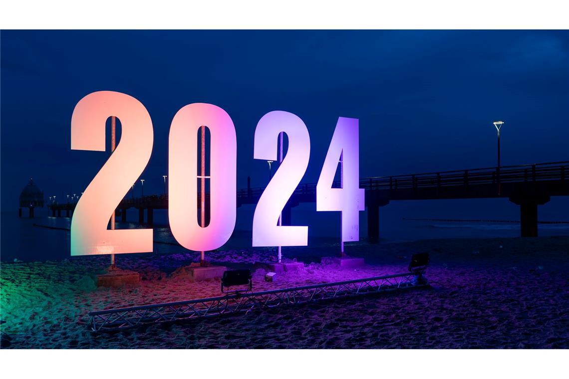 Ist schon ein Viertel des 21. Jahrhunderts vorbei? Eine "2024" Anfang des Jahres im Ostseebad Zingst.