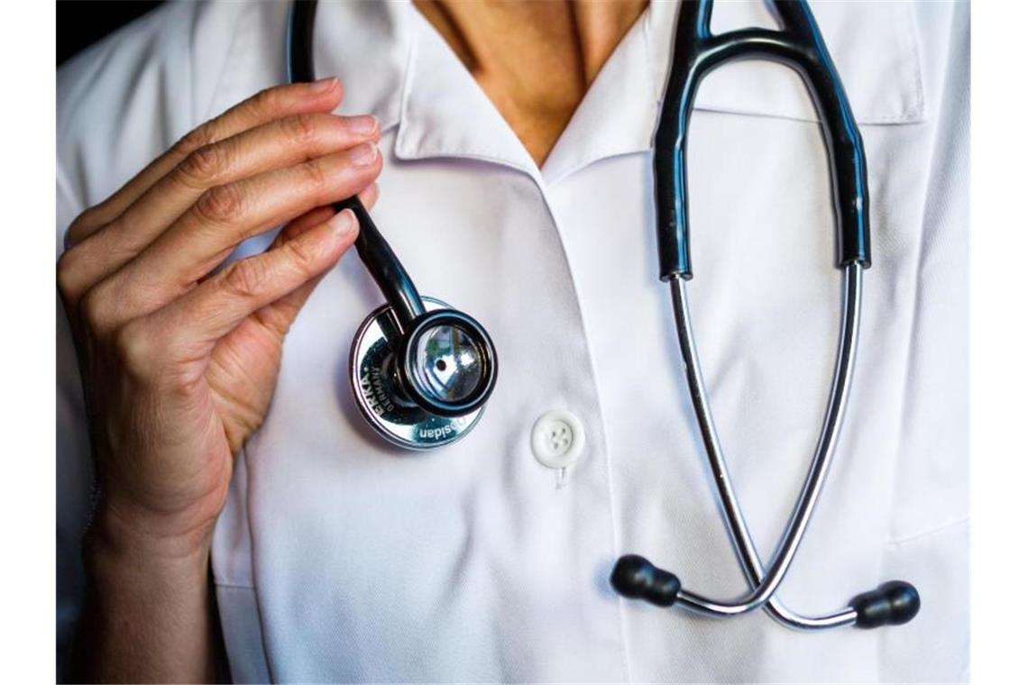 Ärzte haben die längsten Arbeitszeiten im Gesundheitswesen
