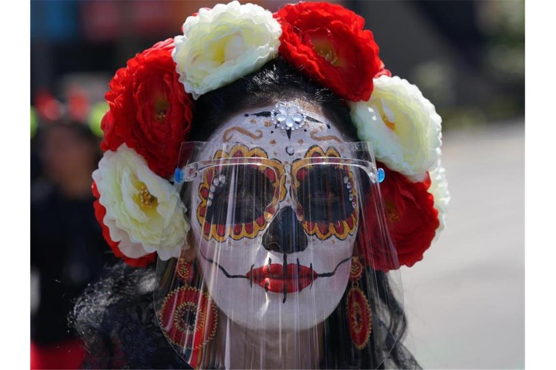Mexiko feiert Tag der Toten wieder mit Parade