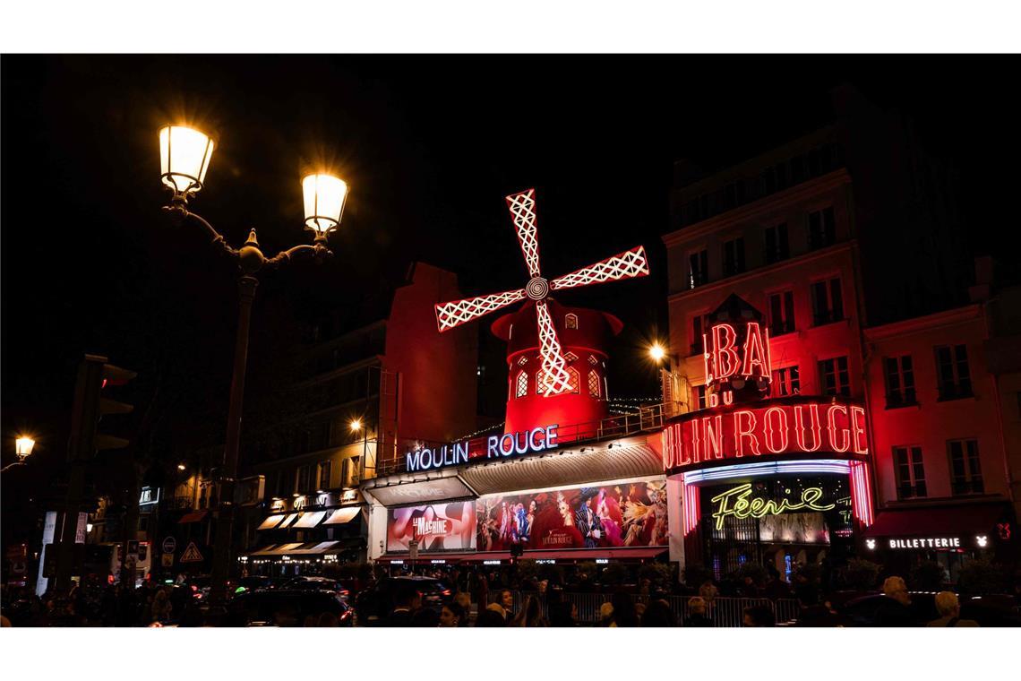 Eine Außenansicht des Musikkabaretts Moulin Rouge, aufgenommen am 9. April 2024 in Paris.