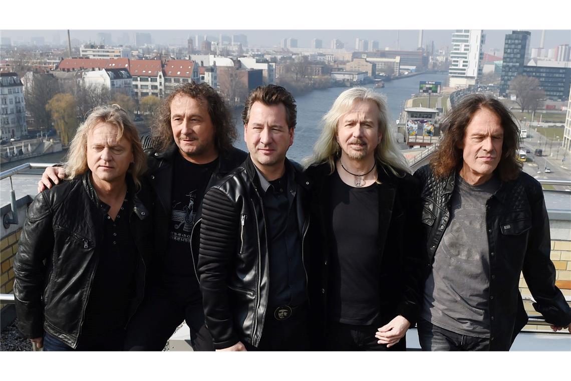 "Über sieben Brücken" - Der steinige Weg der Rockband Karat Eine Band, viele Besetzungen: Die Rocker von Karat.