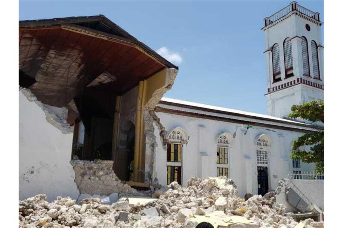 Schweres Erdbeben erschüttert Haiti Eine beschädigte Kirche im Les Cayes auf Haiti. Foto: Delot Jean/AP/dpa