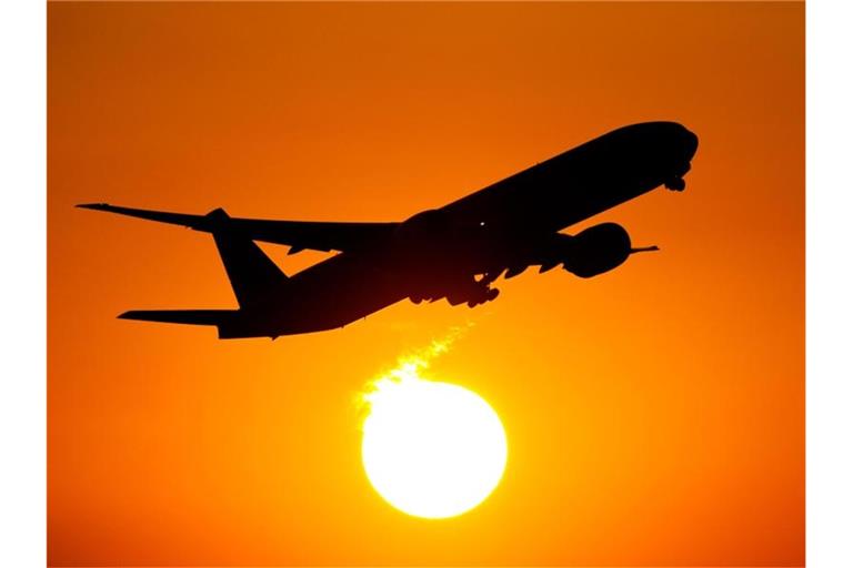 Eine Boeing 777 startet vom Frankfurter Flughafen. Foto: Daniel Reinhardt