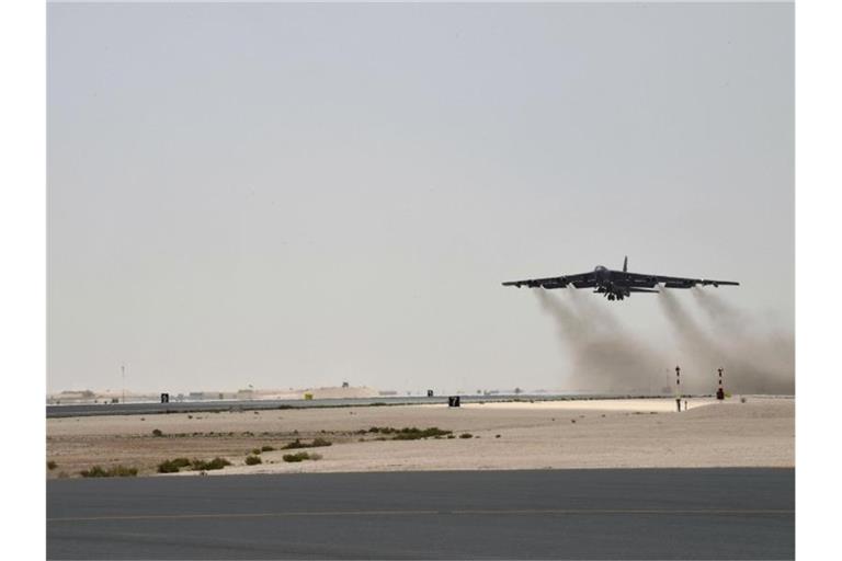 Eine Boeing B-52H Stratofortress beim Start von der Al Udeid Air Base in Katar. Foto: Staff Sgt. Ashley Gardner/U.S. Air Force/AP
