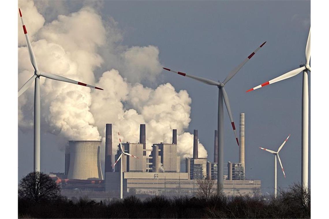 Eine breit besetzte Regierungskommission hatte Ende Januar ein Konzept für den Kohleausstieg vorgelegt. Es sieht vor, bis spätestens 2038 Tagebaue und Kraftwerke zu schließen, um den Klimaschutzzielen näher zu kommen. Foto: Oliver Berg