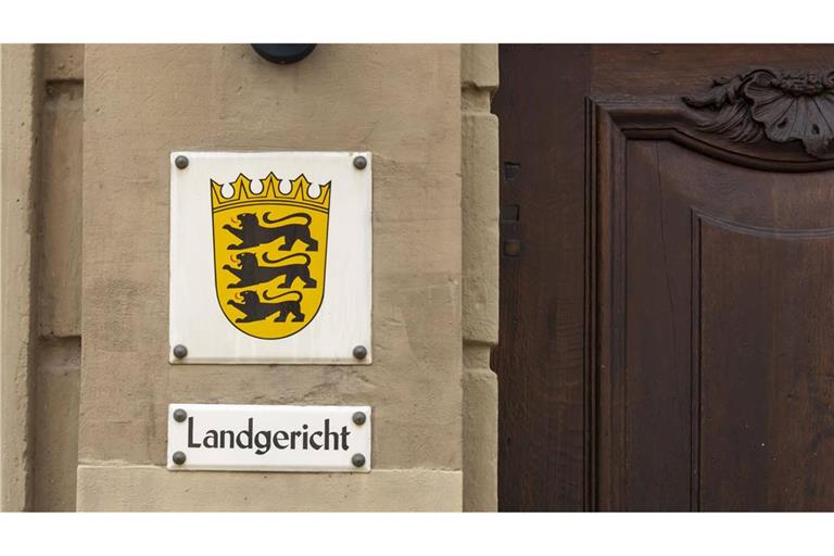 Eine Bürgermeisterin aus dem Main-Tauber-Kreis steht ab Mittwoch  vor dem Landgericht Ellwangen (Symbolfoto).