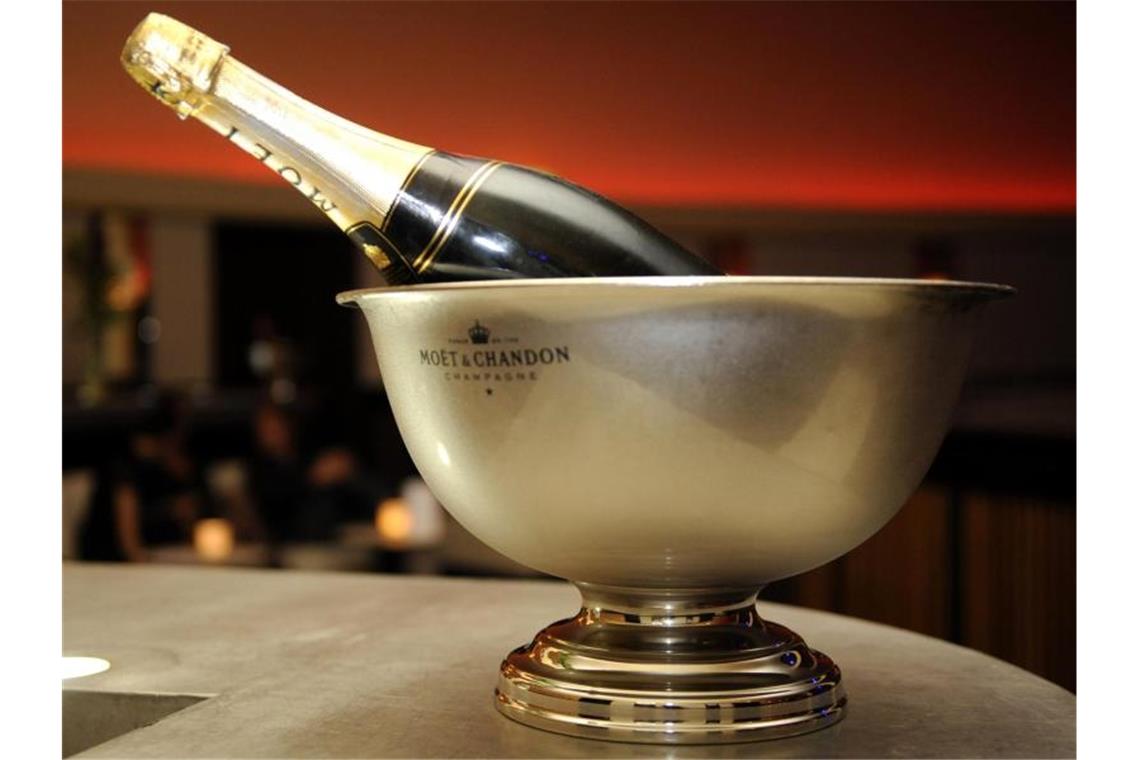 Behörde warnt vor Ecstasy in Champagner-Flaschen Eine Champagner-Flasche. Foto: picture alliance / dpa