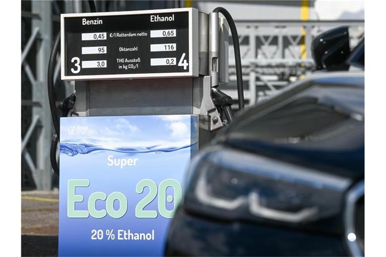 Eine E20-Tankstelle im Werk der Südzucker-Tochter CropEnergies in Zeitz. Foto: Hendrik Schmidt/dpa-Zentralbild/ZB/Symbolbild