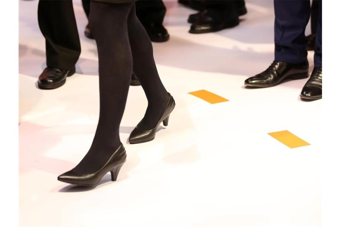 CDU-Spitze will mit Frauenquote in Bundestagswahl gehen Eine endgültige Entscheidung über die Frauenquote treffen die 1001 Delegierten des CDU-Wahlparteitags Anfang Dezember in Stuttgart. Foto: Christian Charisius/dpa