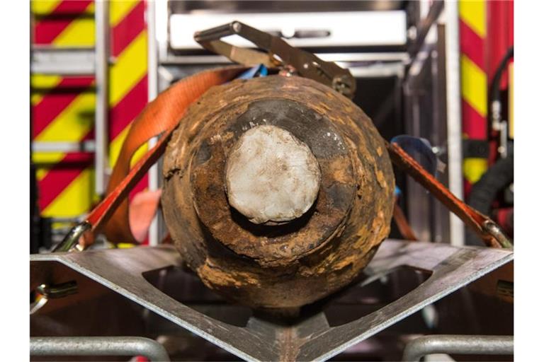 Eine entschärfte Bombe aus dem Weltkrieg. Foto: Daniel Bockwoldt/dpa/Archivbild