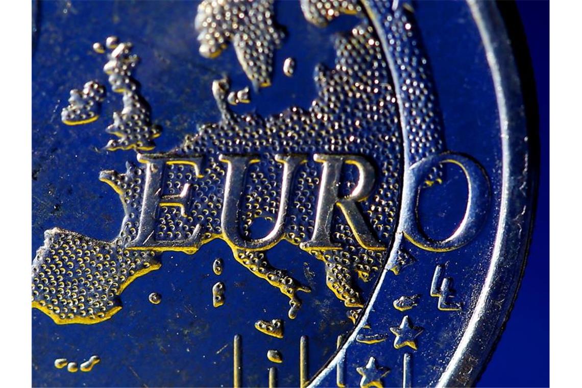 Eine Euro-Münze. Foto: Oliver Berg/dpa