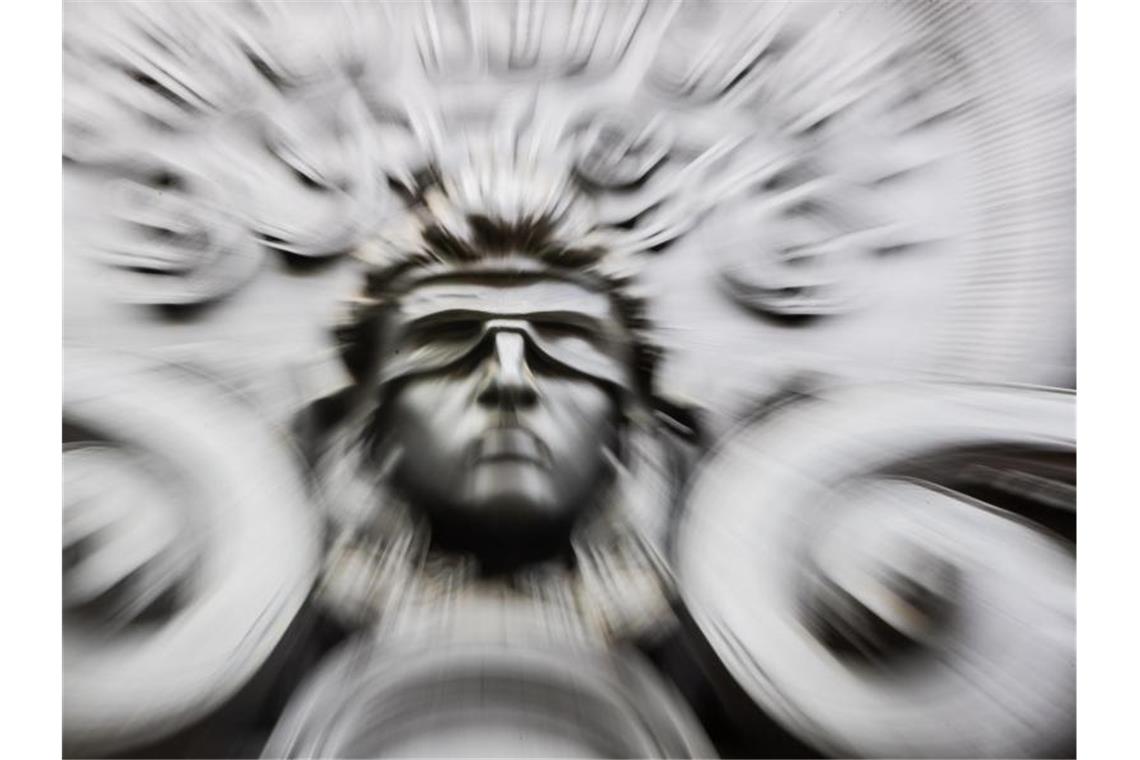 Mord vor 25 Jahren: Lebenslange Haft für 71-Jährigen Eine Figur der blinden Justitia. Foto: Christoph Soeder/dpa/Symbolbild