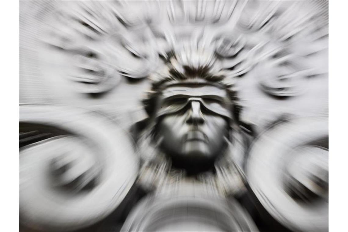 „Onkel kommt“ - Dönerspieß-Hersteller vor Gericht Eine Figur der blinden Justitia. Foto: Christoph Soeder/dpa/Symbolbild