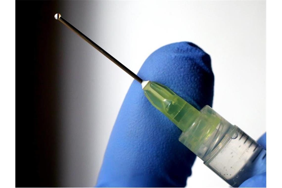 Ministerium: Impfdosen sind auf Impfzentren verteilt