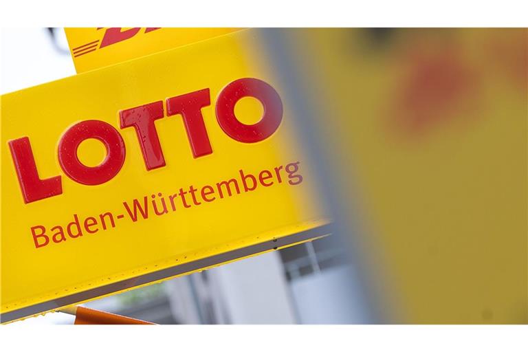 Eine Frau aus dem Bodenseekreis hat fast sechs Millionen Euro im Lotto gewonnen.