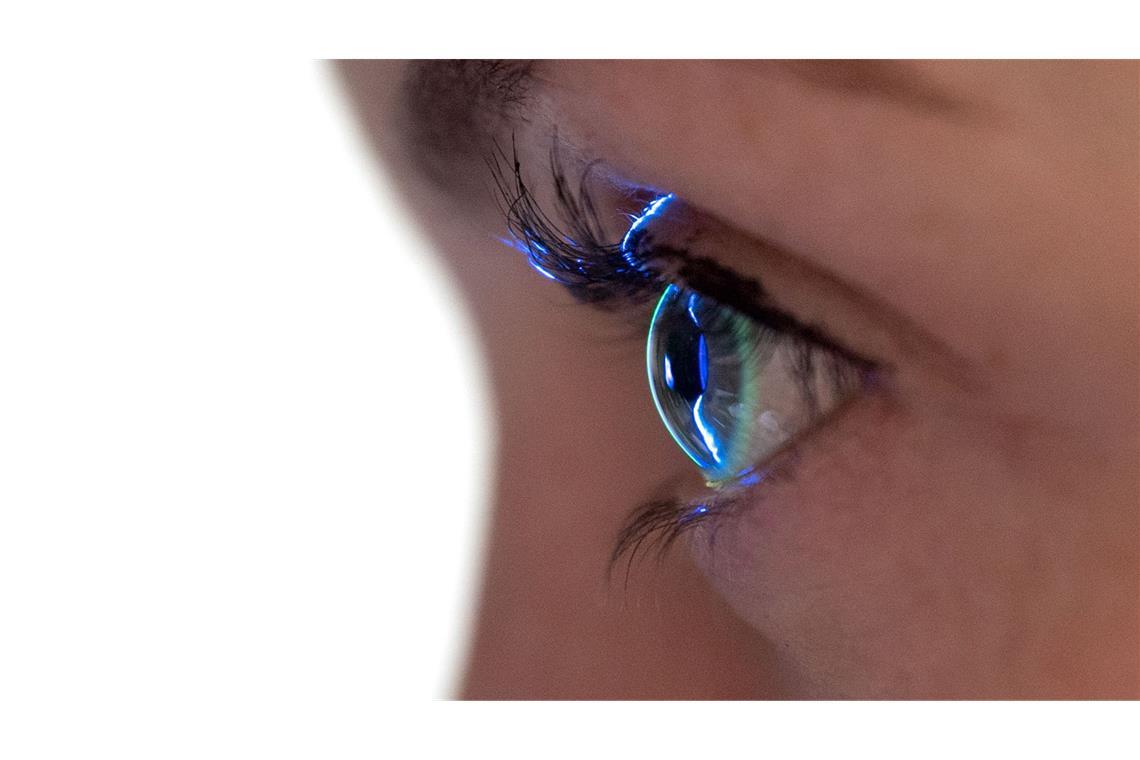 Arzt operiert mit Parkinson: Frau auf einem Auge erblindet