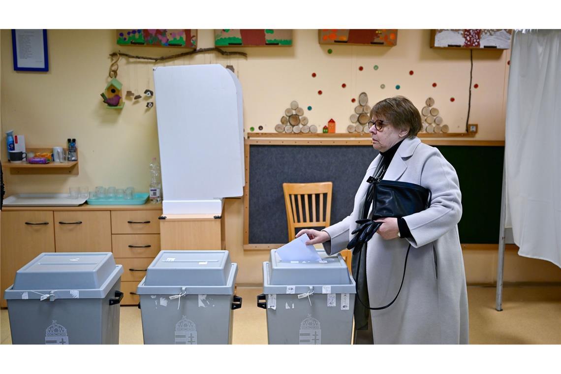 Ungarn stimmen über neues Parlament ab