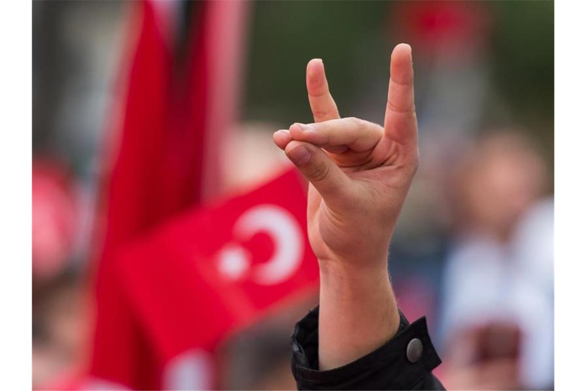 Türkische Rechtsextremisten in Europa zunehmend unter Druck