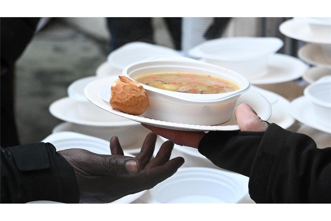 Armut: 13,3 Millionen Menschen gefährdet