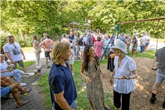 Eine Initiative Weissacher Bürger hat im Juni ein Fest veranstaltet, um den Spielplatzes Wefzgenhölzle in Unterweissach zu retten. Archivfoto: Alexander Becher