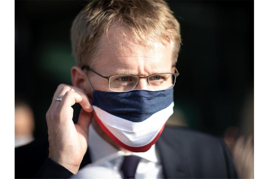 Günther will mit Laschet über Kompromisslösung reden „Eine knappe Entscheidung, wie wir sie bei der letzten Vorsitzendenwahl zwischen Annegret Kramp-Karrenbauer und Friedrich Merz hatten, wäre kein guter Einstieg in ein Bundestagswahljahr“, sagt Daniel Günther. Foto: Christian Charisius/dpa