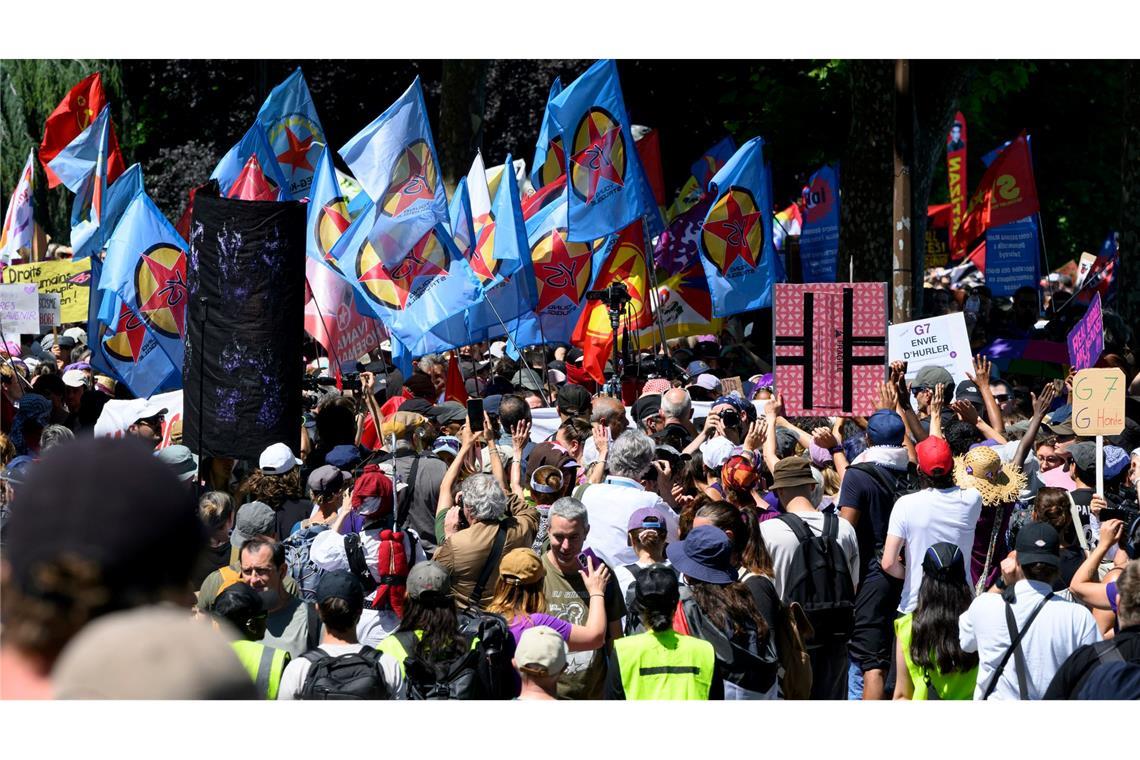 Eine Koalition aus rund 60 Gruppen hat zum Protest gegen die G7 aufgerufen.
