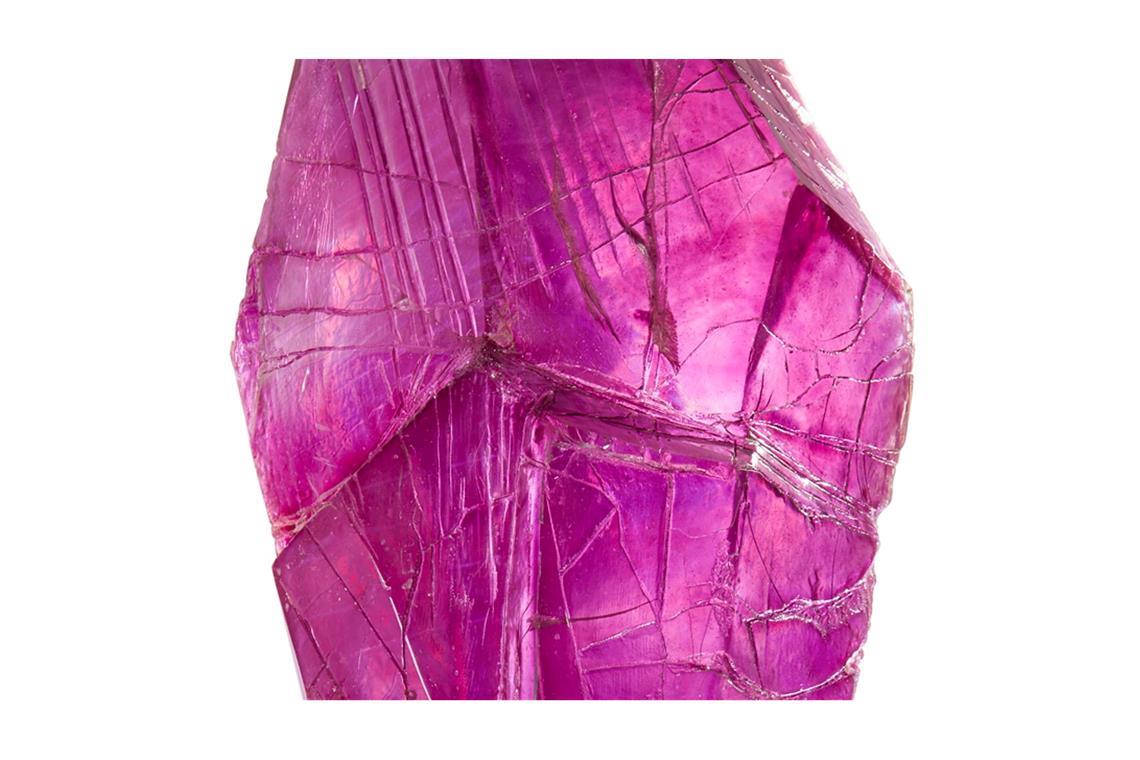 Eine Kristall-Requisite aus der Fantasyserie "Der dunkle Kristall: Ära des Widerstands" war der Hit der Versteigerung.