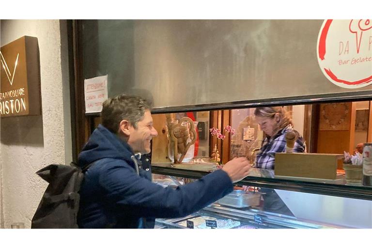 Eine Kugel, zwei Euro – Einstimmung auf den Abend am Eiskanal.