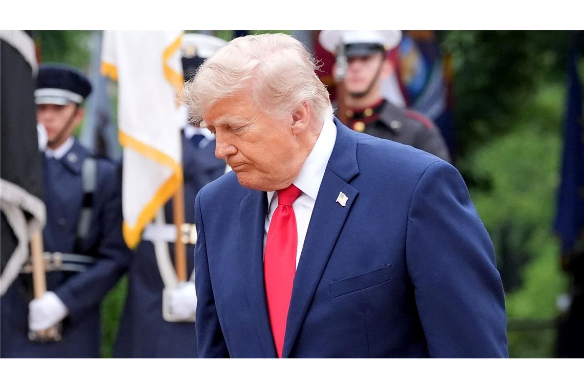 Eine Lagebesprechung im Weißen Haus endete Berichten zufolge ohne eine Entscheidung von Trump.