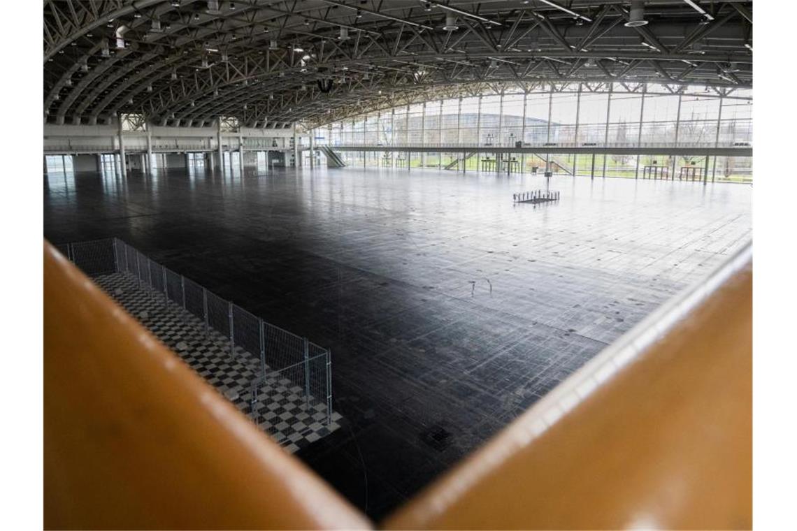 Eine leere Halle auf dem Messegelände Hannover. Foto: Julian Stratenschulte/dpa
