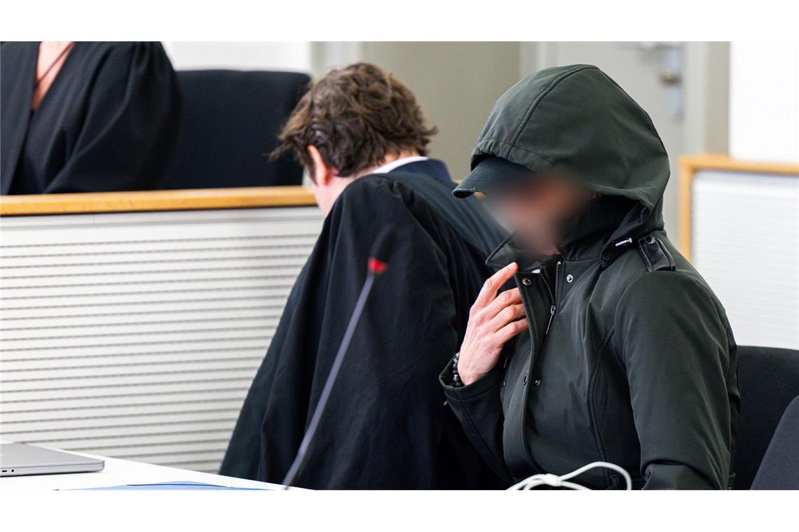 Eine Lehrerin aus Niedersachsen wurde unter anderem wegen Kindesmissbrauchs zu einem Jahr und sechs Monaten auf Bewährung verurteilt. (Archivbild)