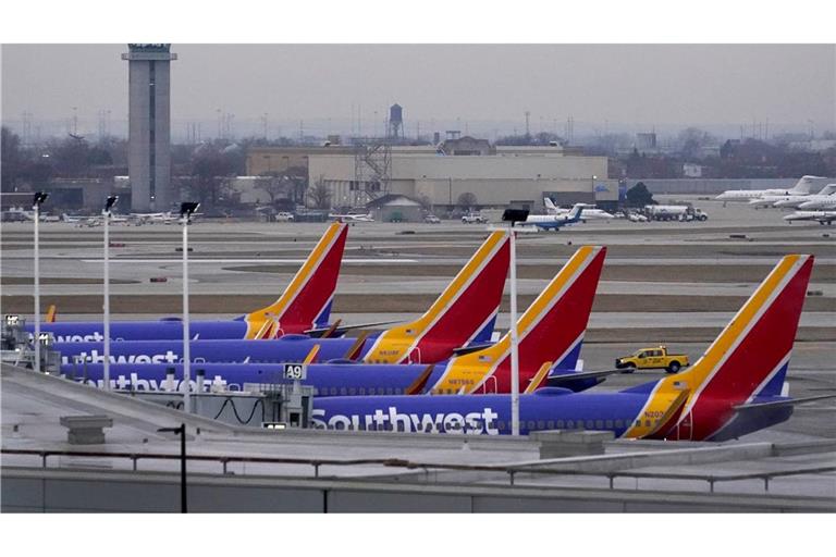 Eine Maschine der US-Fluggesellschaft Southwest Airlines ist plötzlich in einen Sinkflug gegangen - zwei Besatzungsmitglieder wurden verletzt. (Archivfoto)