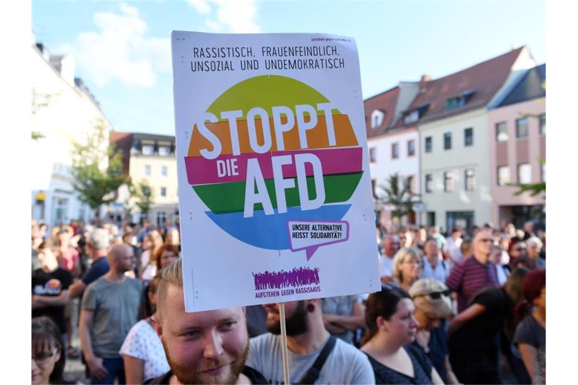 Umfrage: Mehrheit lehnt Zusammenarbeit mit AfD ab Eine Mehrheit der Wahlberechtigten in Deutschland lehnt nach einer Umfrage eine Zusammenarbeit der anderen deutschen Parteien mit der rechtspopulistischen AfD ab. Am 01. September 2019 wird in Sachsen ein neuer Landtag gewählt. Foto: Hendrik Schmidt